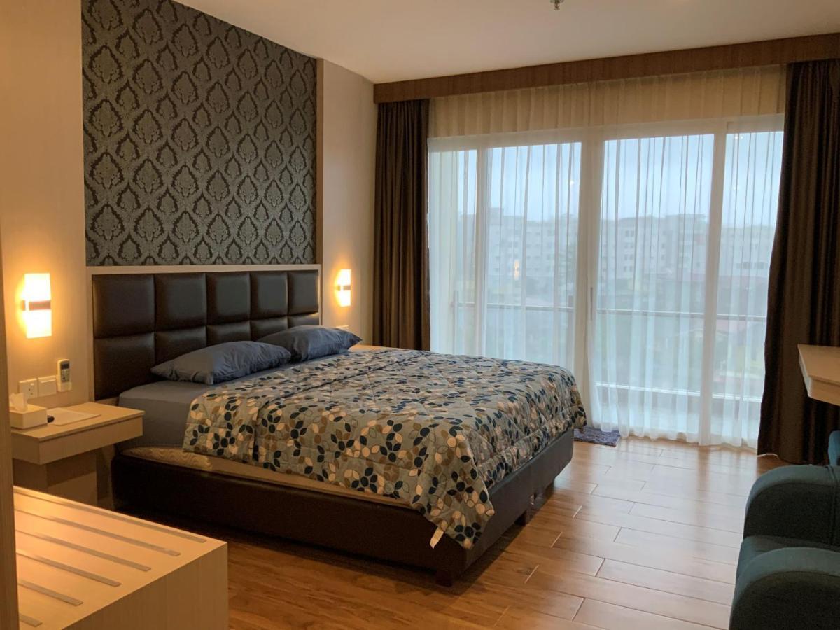 Palam Mansion At Aston Apartment - Batamナゴヤ エクステリア 写真